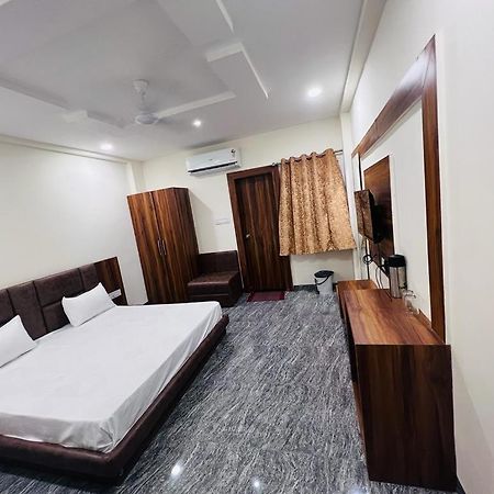 אויאיין Hotel Anand מראה חיצוני תמונה